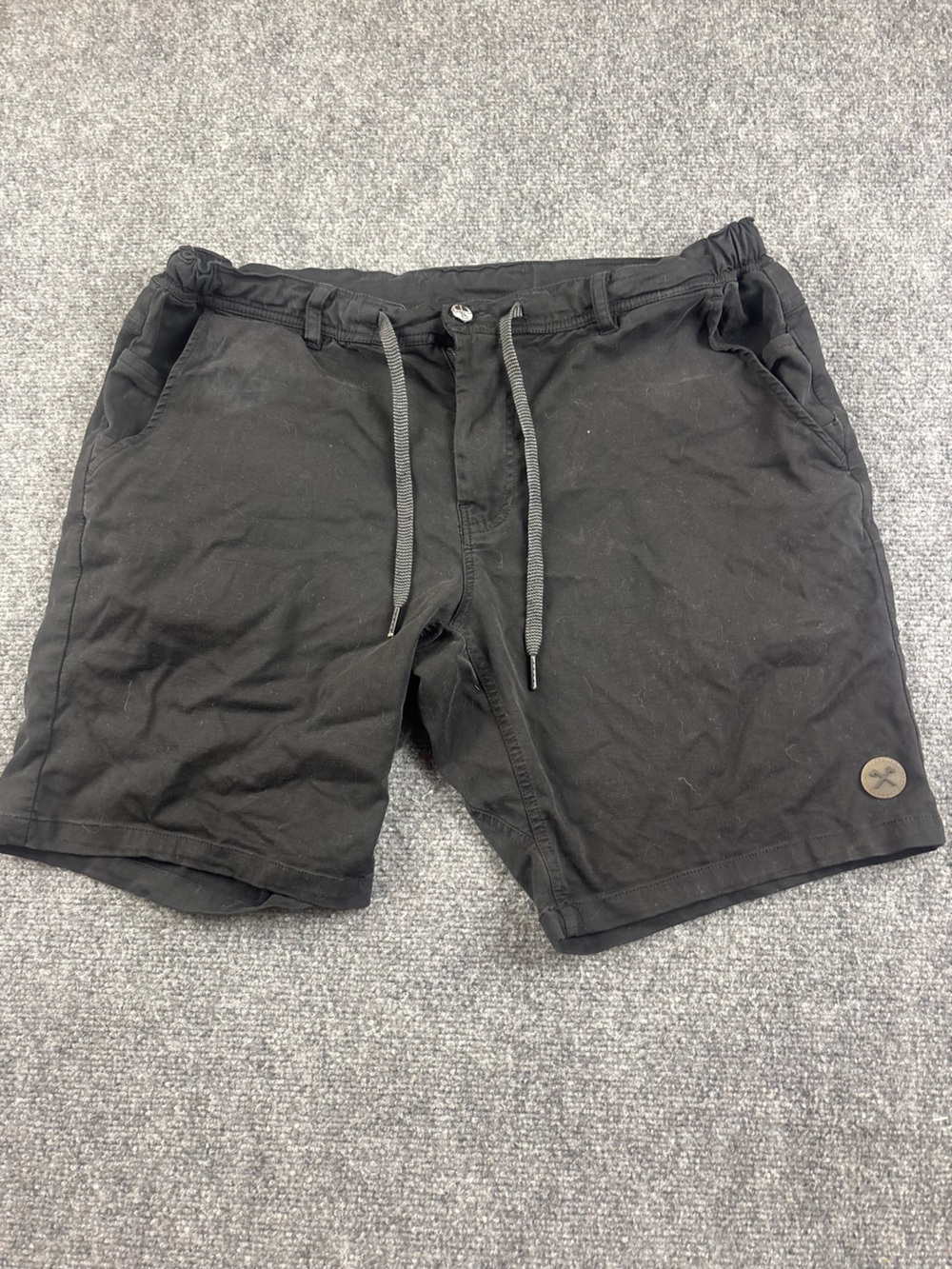 ALL AMERICAN ROUGHNECK Men’s Black Hybrid Shorts 8” inseam size: X-Large
